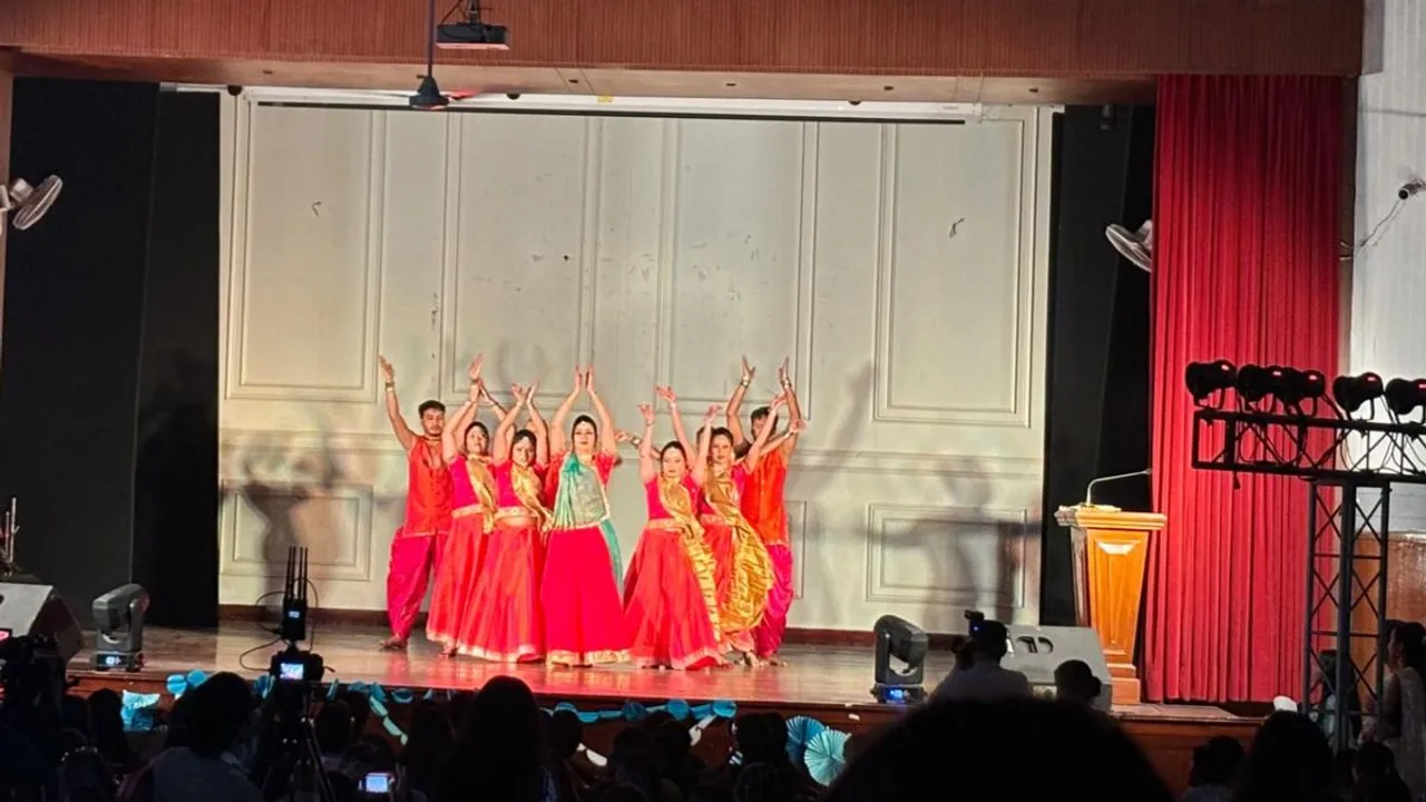 Kathak dancer Dr Yasmin Singh on Friday gave a performance along with her troupe at the Miranda House annual cultural fest