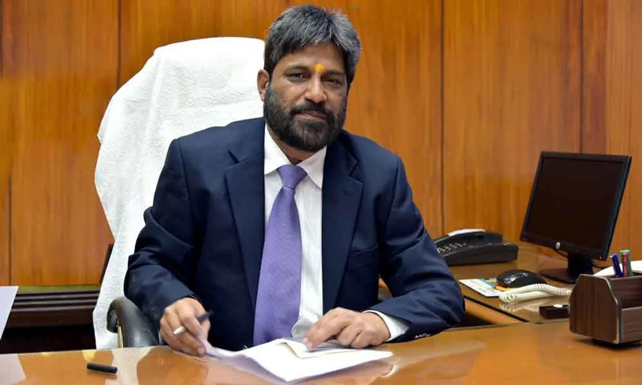 Ajit Kumar Saxena takes charge as MOIL CMD