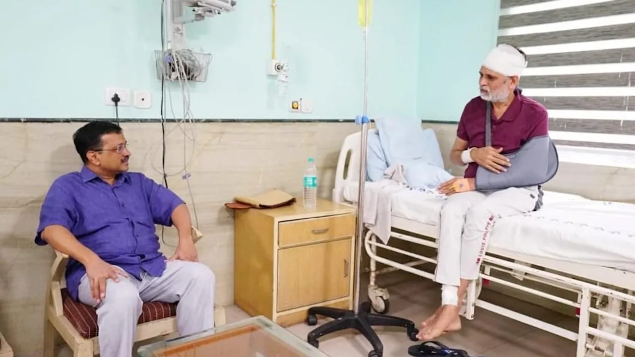 Delhi CM and AAP national convenor Arvind Kejriwal meets former Delhi minister & AAP leader Satyendar Jain at LNJP Hospital, in Delhi on May 28