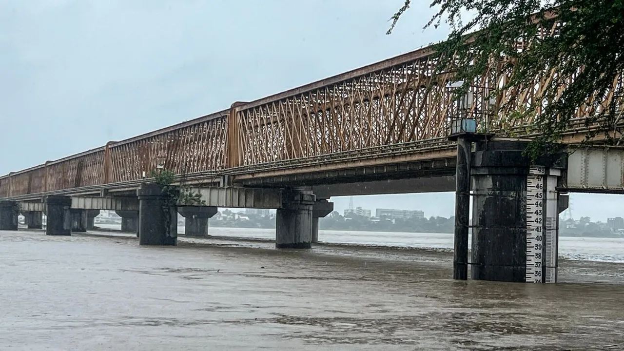 Gujarat rain: 11,900 people shifted to shelter homes; Narmada above danger mark in Bharuch