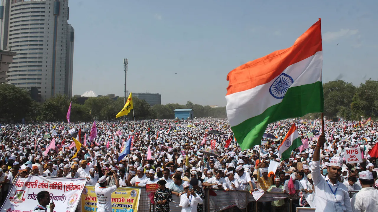 Thousands of govt employees gather at Ramlila Maidan to demand restoration of Old Pension Scheme