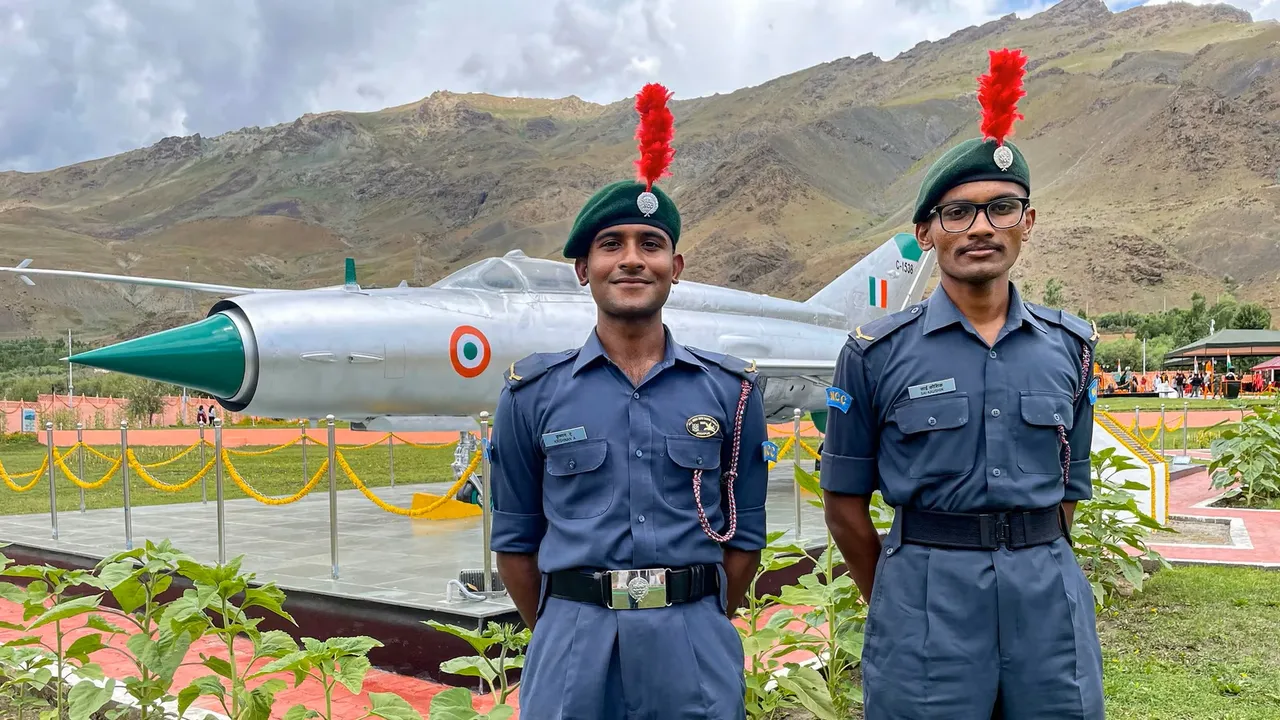 NCC cadets cycled to Kargil war memorial