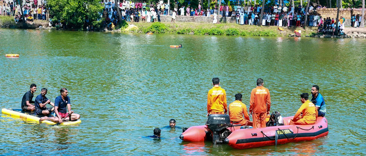 Rescue operation underway after a boat capsized near Thoovaltheeram beach, in Malappuram district