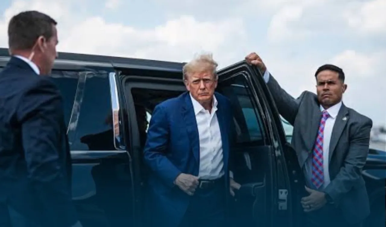Donald Trump arrives in Florida