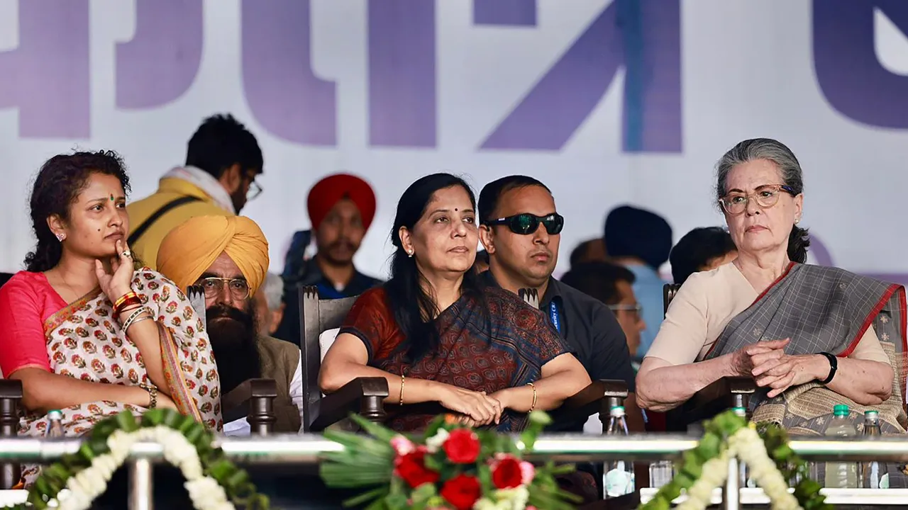 Congress leader Sonia Gandhi, Delhi CM Arvind Kejriwal's wife Sunita Kejriwal and former Jharkhand CM Hemant Soren's wife Kalpana Soren during I.N.D.I.A. bloc's 'Loktantra Bachao Rally' at Ramleela Maidan, in New Delhi, Sunday, March 31, 2024