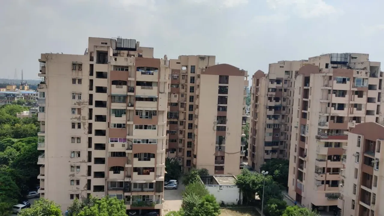 Delhi: Signature View Apartment residents defy MCD's eviction notice