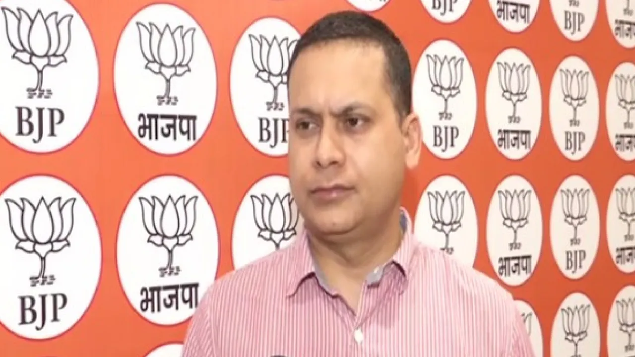 BJP's Amit Malviya accuses Priyanka Gandhi of 'lying' about Rahul's degrees