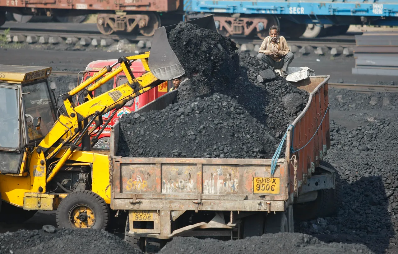 Coal India shares climb nearly 5% after March quarter earnings
