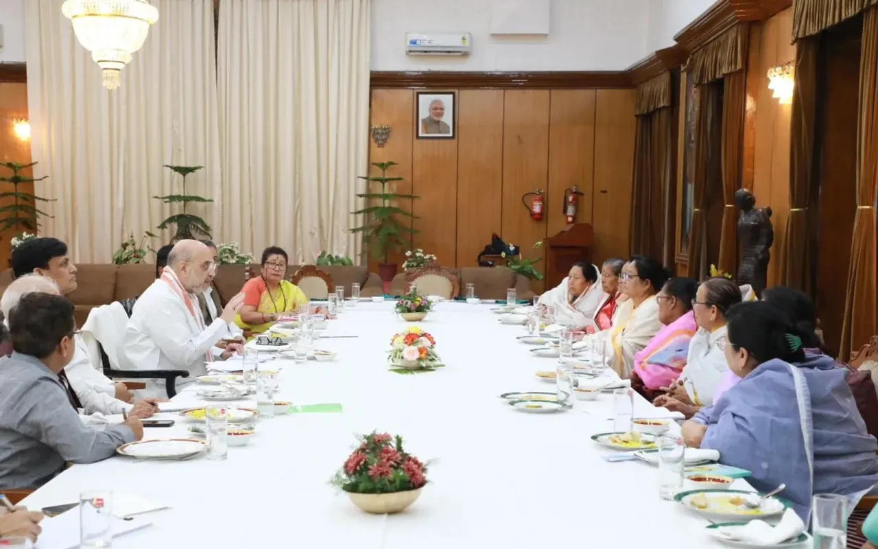 Amit Shah meets women leaders Manipur