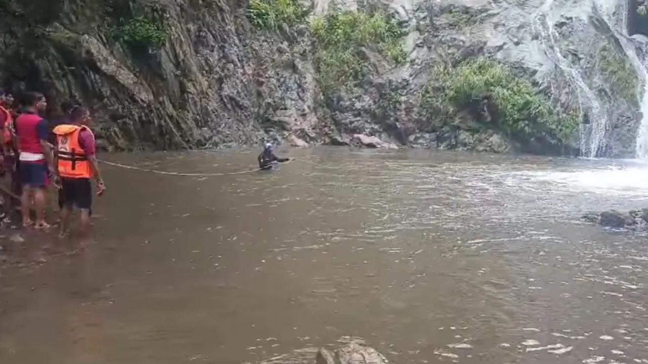 Tushar Sahu Rani Dahra waterfall