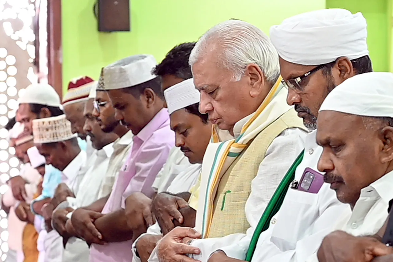 Kerala Governor Arif Mohammad Khan offers prayers at the Beemapalli Mosque on the occasion of Eid-al-Adha, in Thiruvananthapuram