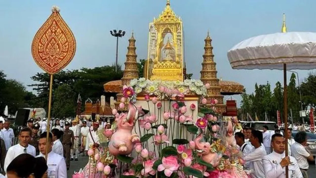 Buddha's relics journey home to India after 26-day exposition in Thailand