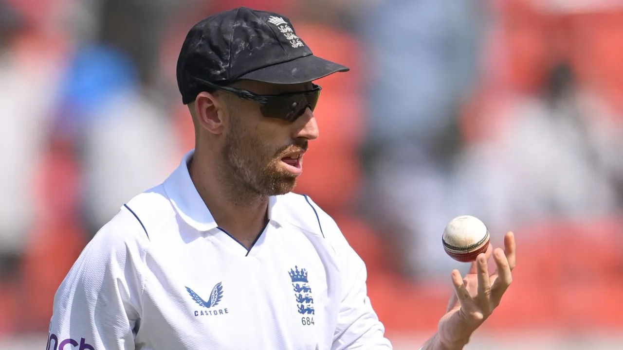 England spinner Jack Leach to undergo knee surgery