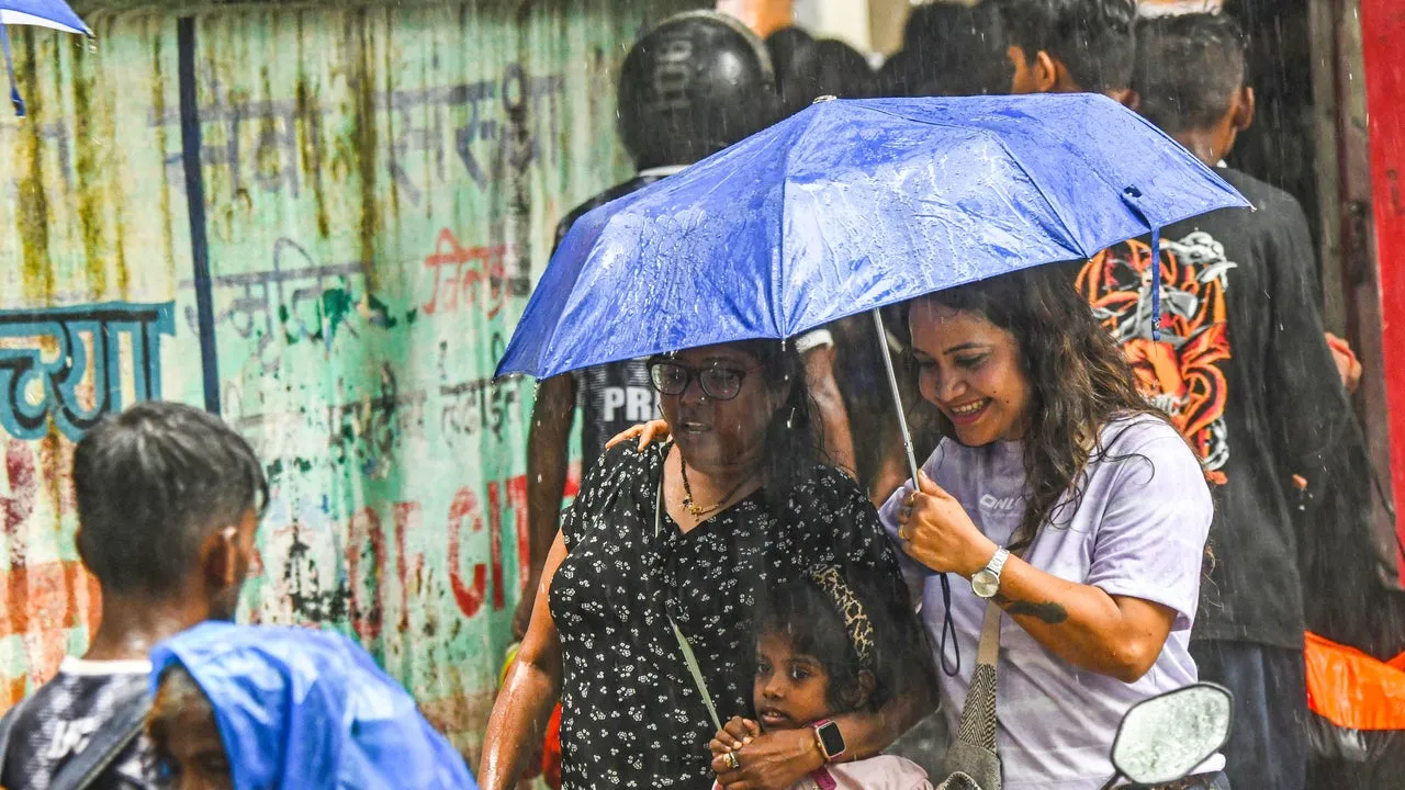 Rains return to Mumbai after long lull, give respite from rising heat