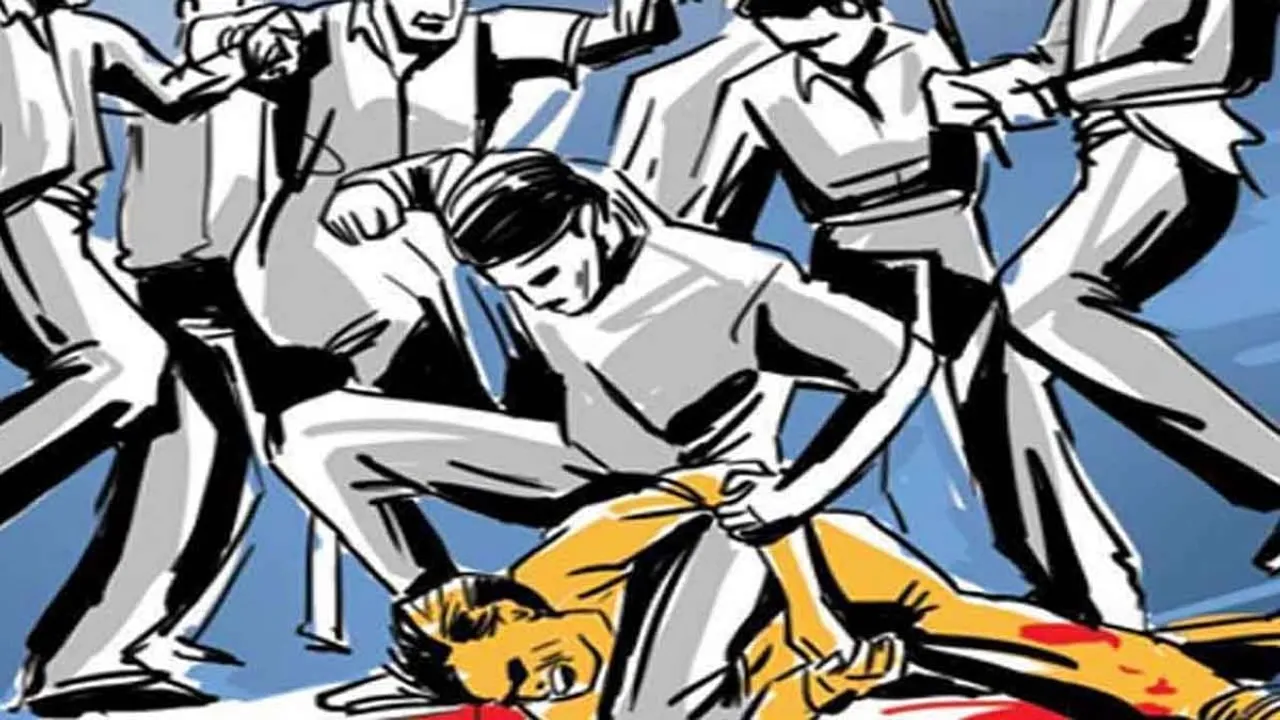 Man beaten up in Kerala by group of people for stealing areca nuts