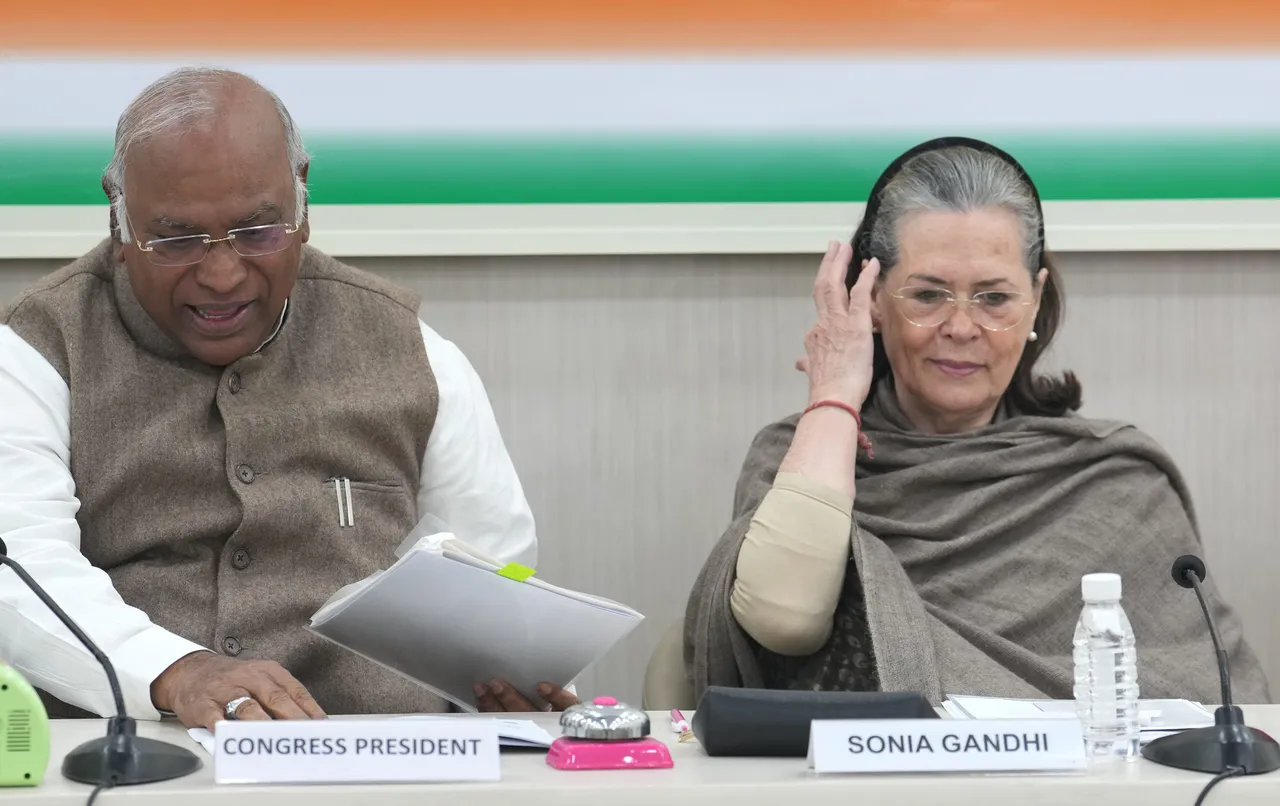Congress President Mallikarjun Kharge Sonia Gandhi