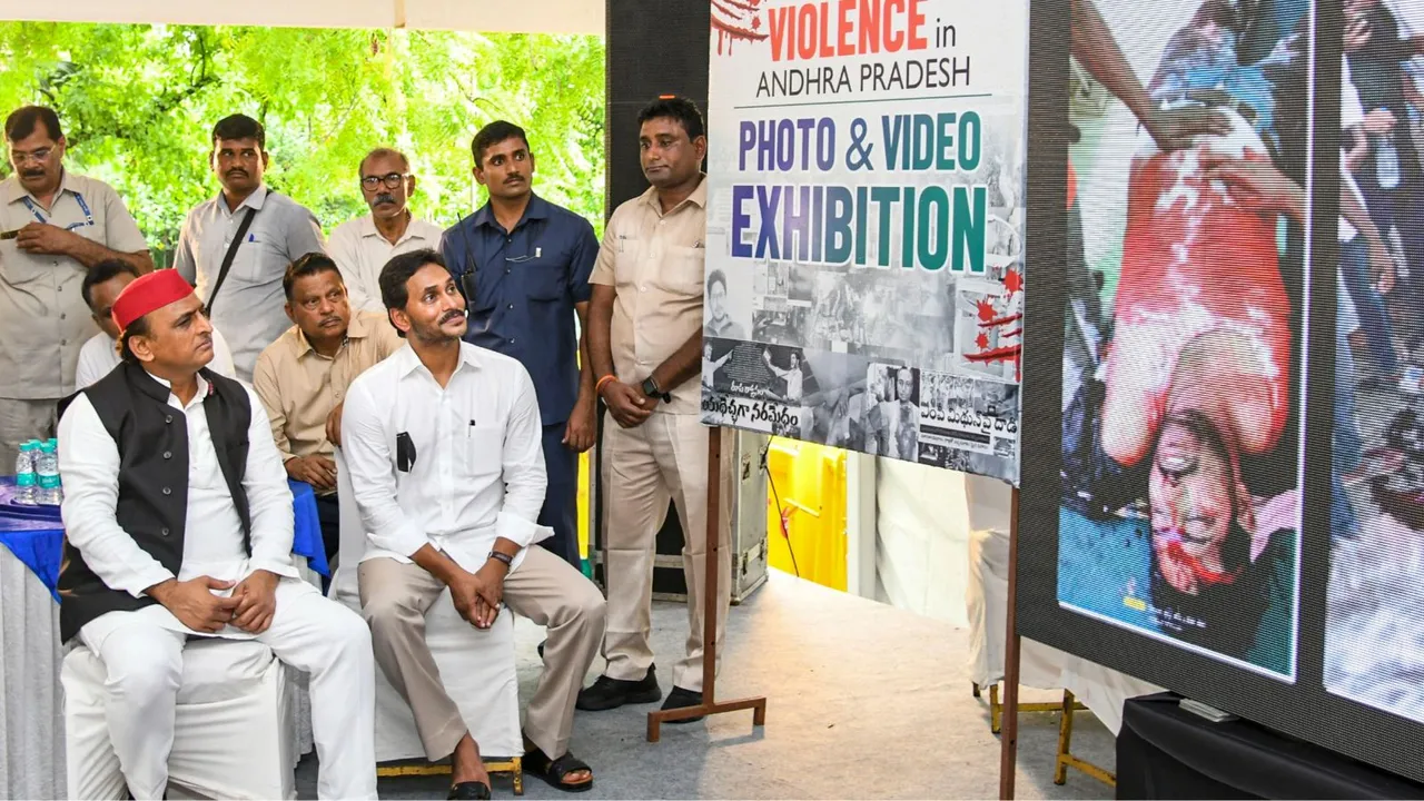 Samajwadi Party President Akhilesh Yadav joins former Andhra Pradesh CM and YSRCP President Jagan Mohan Reddy during the YSRCP's protest against the Andhra Pradesh government at Jantar Mantar, in New Delhi, Wednesday, July 24, 2024.