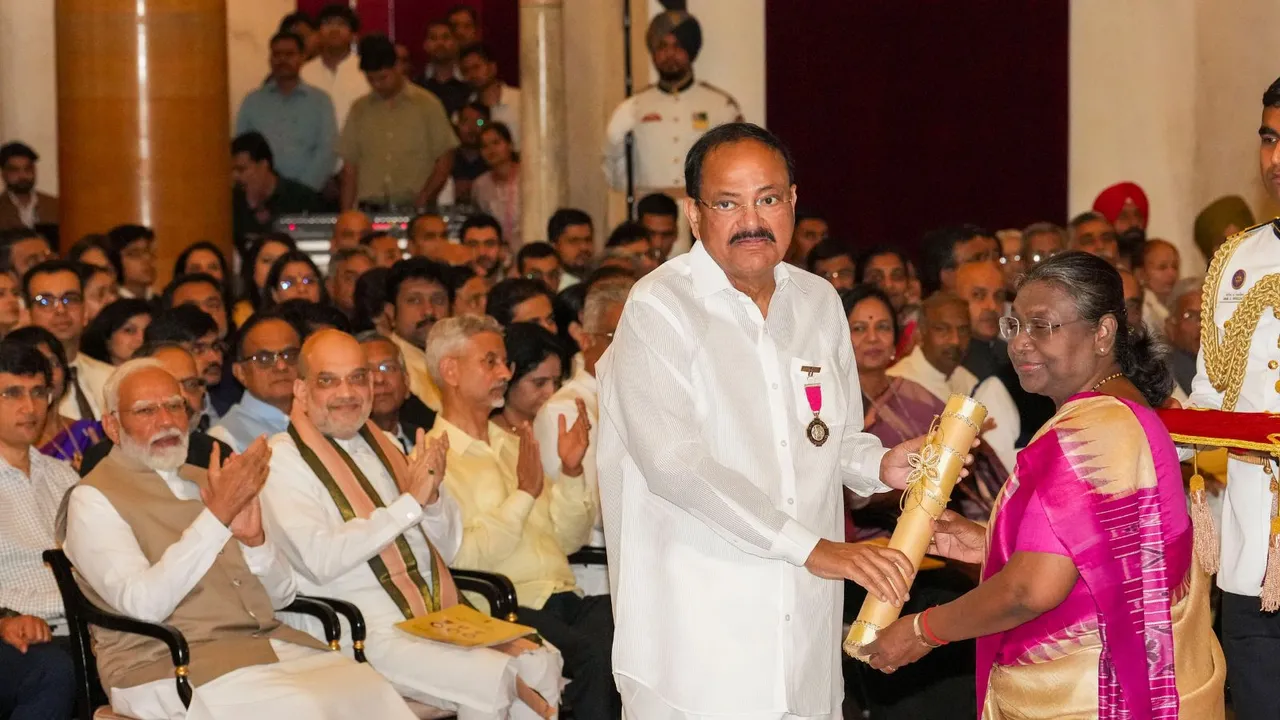 President Droupadi Murmu confers Padma Vibhushan on former vice president M. Venkaiah Naidu during Padma Awards 2024 ceremony at Rashtrapati Bhavan, in New Delhi, Monday, April 22, 2024