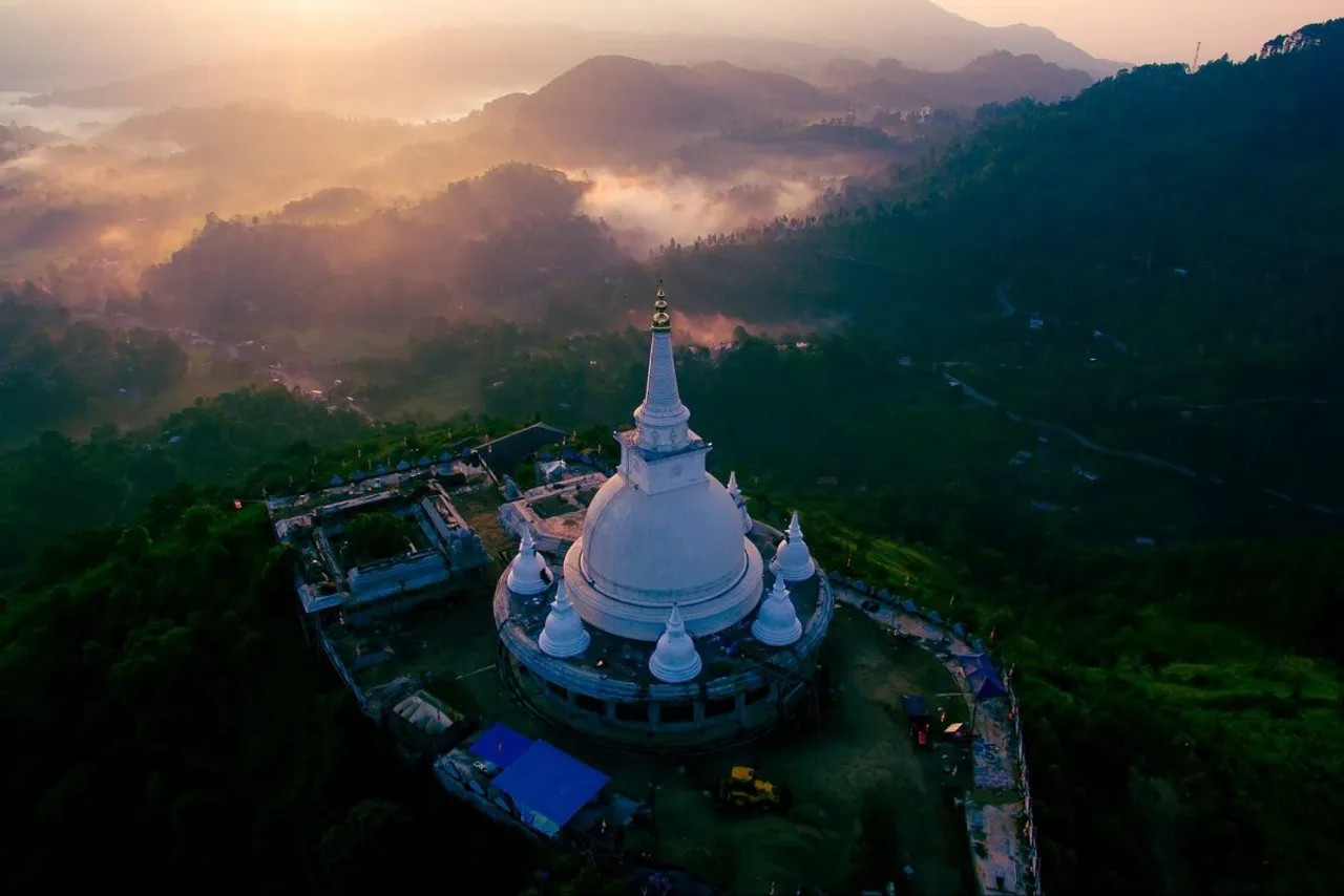 stupa sri lanka.jpg