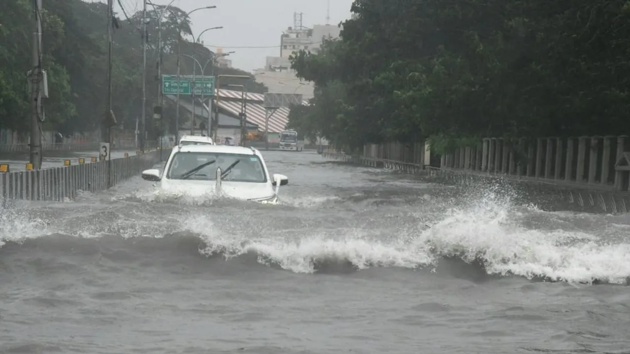 Cyclone Chennai Dec 6.jpeg