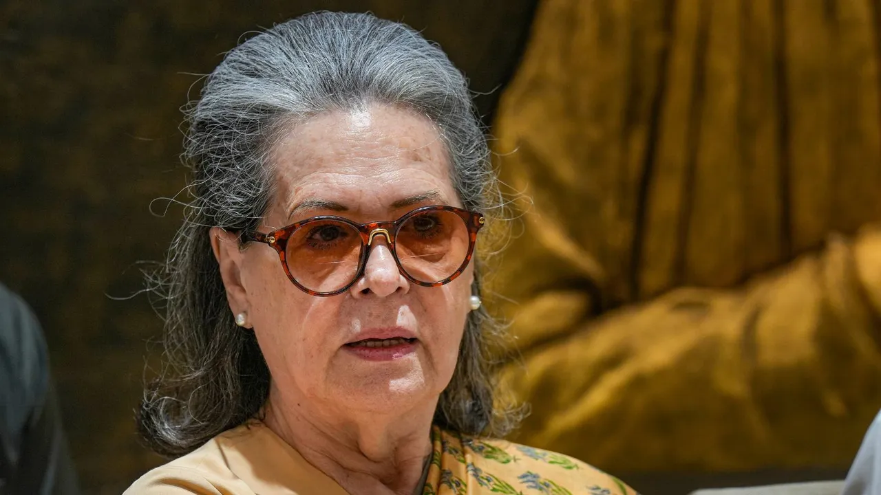 Senior Congress leader Sonia Gandhi during a ceremony to pay tribute to former Tamil Nadu chief minister M Karunanidhi on his birth anniversary, at Anna-Kalaignar Arivalayam, in New Delhi, Monday, June 3, 2024