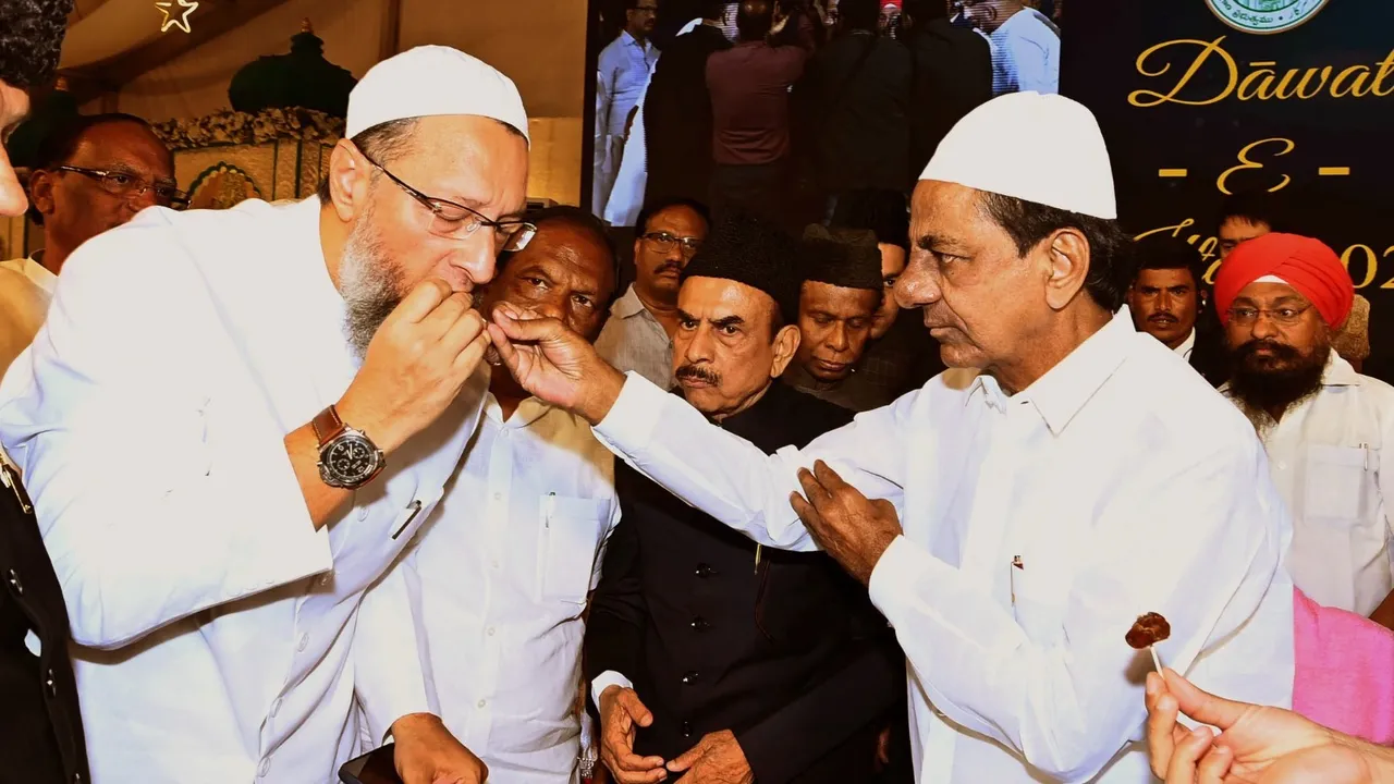 Telengana CM K Chandrasekhar Rao with Asaduddin Owaisi at an Iftar party