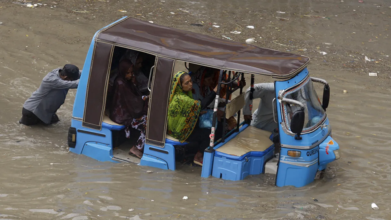 Heavy rains kill 34 people in northwest Pakistan