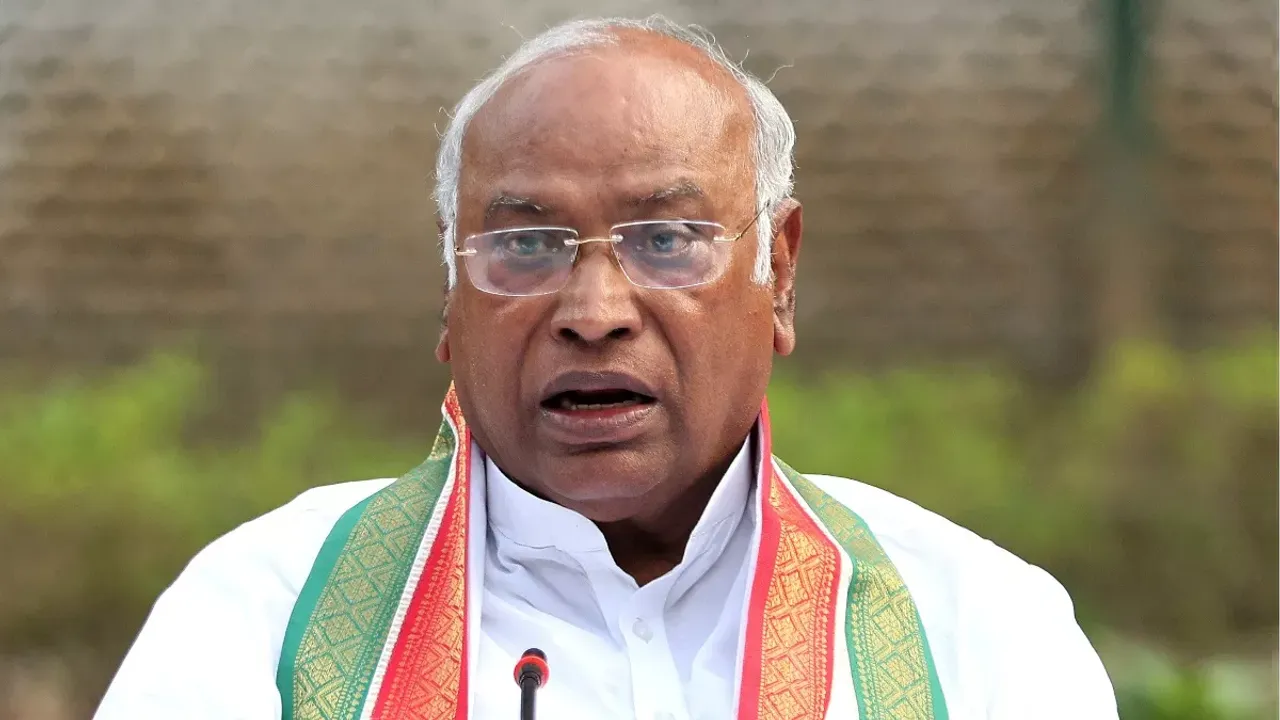 Modi government ruining PSUs: Congress president Mallikarjun Kharge