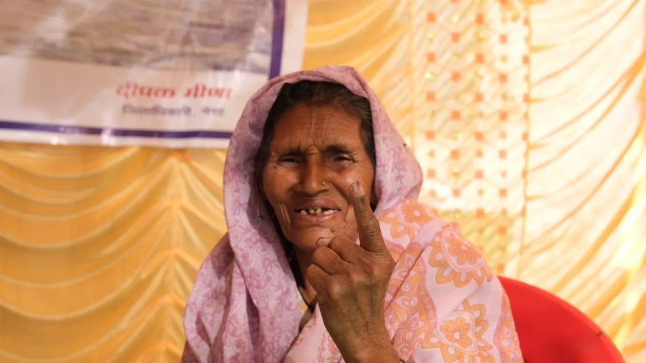 Elderly Voter Noida Meerut Ghaziabad Uttar Pradesh Voting