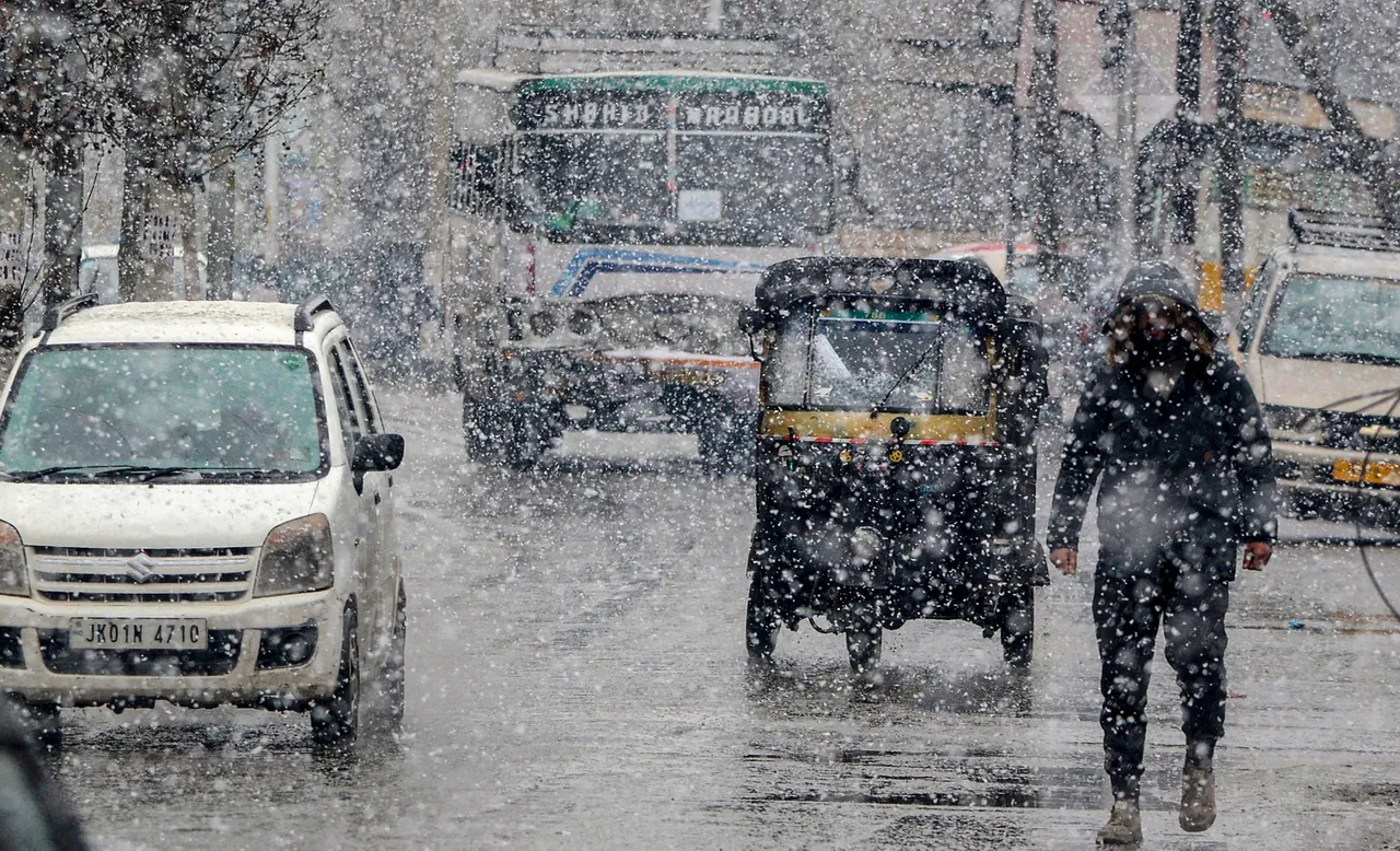 Snowfall in Srinagar Weather Winter
