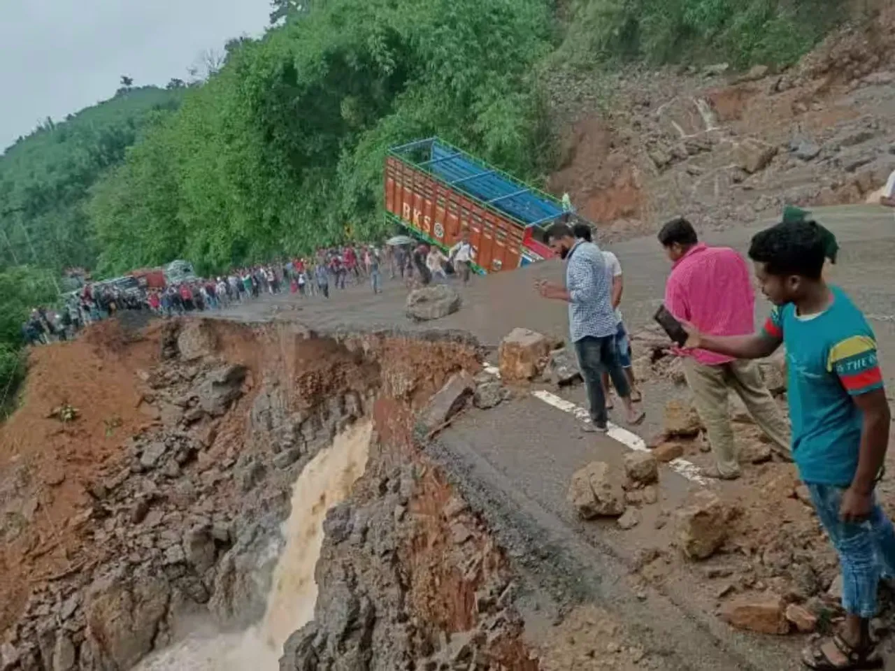 landslide national highway 6.jpg