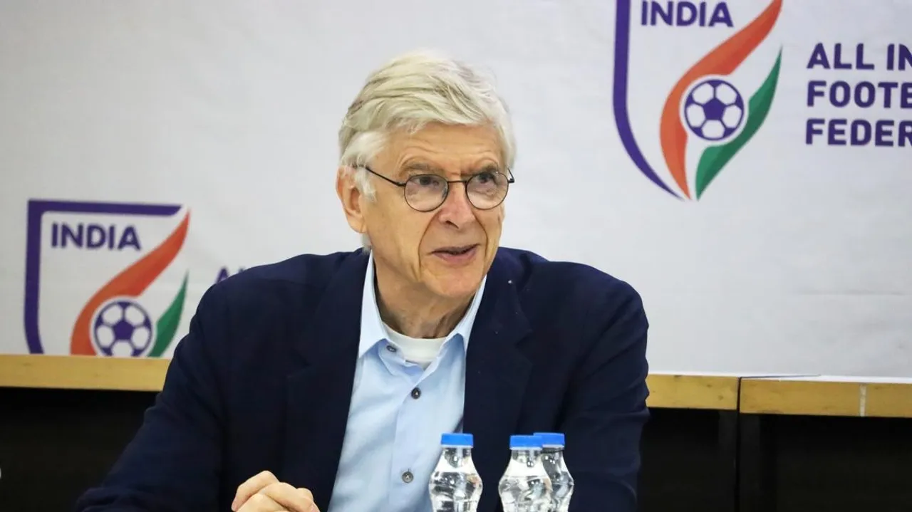 Arsene Wenger Indian Football team.jpg