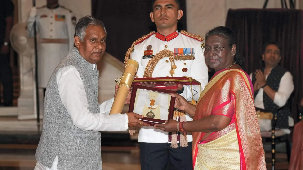 President Droupadi Murmu confers Bharat Ratna, the country's highest civilian honour, on former Bihar chief minister Karpoori Thakur (posthumously) during a ceremony at Rashtrapati Bhawan, in New Delhi, Saturday, March 30, 2024.