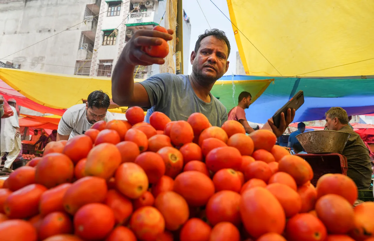 A tomato vendor in New Delhi
