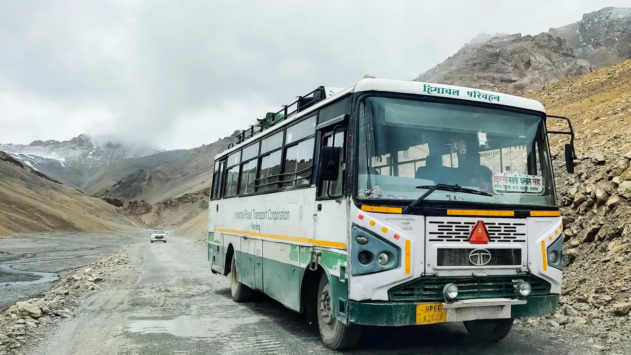 HRTC resumes bus service between Kullu-Manali and Keylong