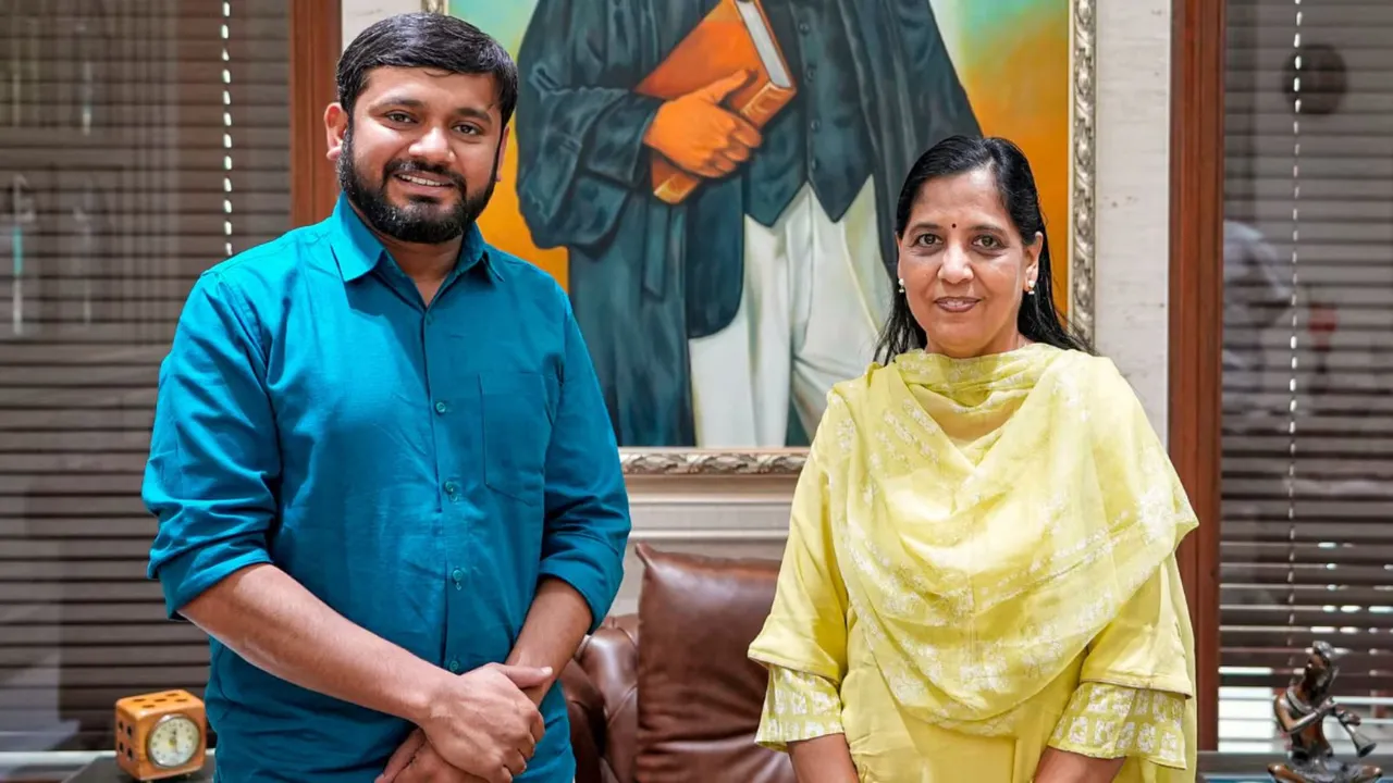 Kanhaiya Kumar meets Sunita Kejriwal