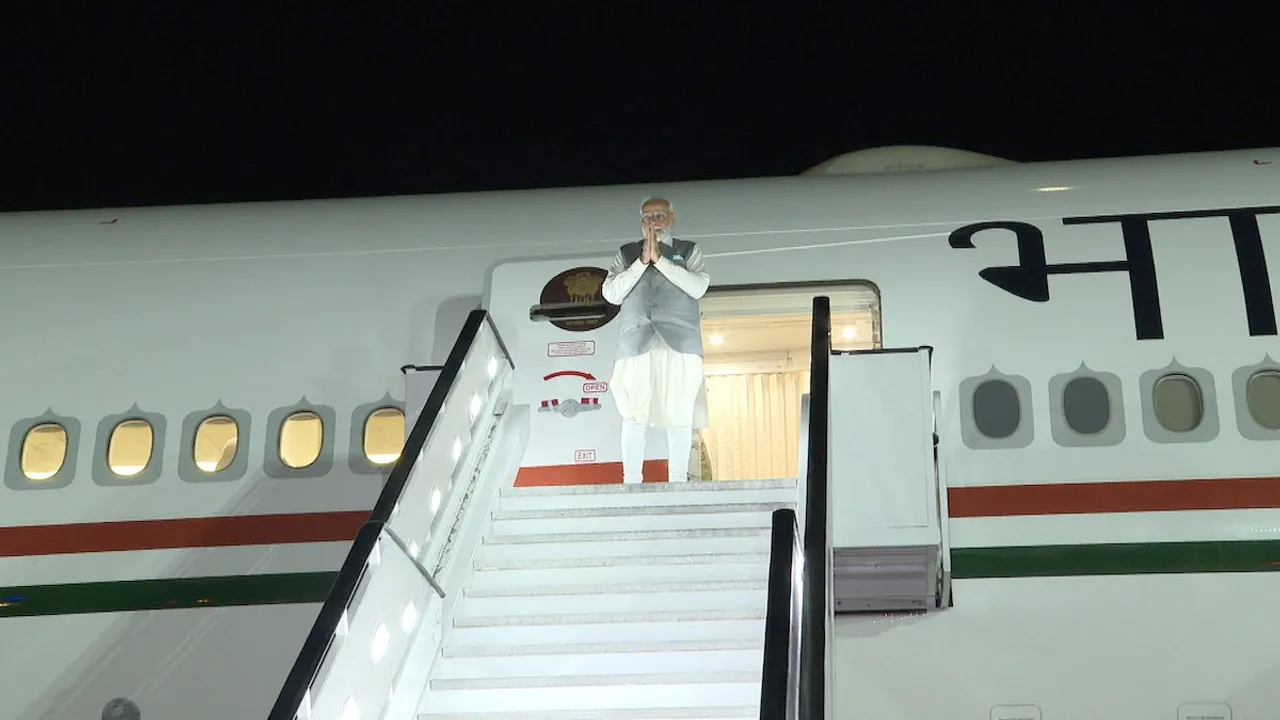 PM Modi wraps up his South Africa visit; leaves for Greece
