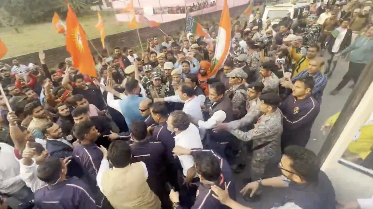 Rahul Gandhi charges at people shouting Jai Sri Ram duringh his Bharat Jodo Nyay Yatra in Assam