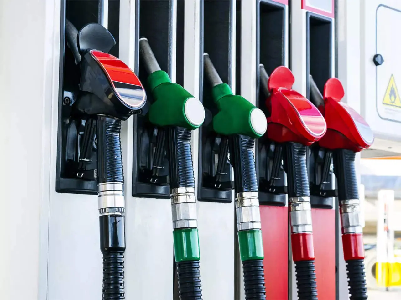 Govt to allow agri credit societies to convert wholesale petrol pumps into retail outlets