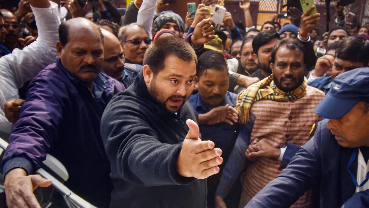 Tejashwi Yadav at Enforcement Directorate’s (ED) office for questioning in the alleged land-for-jobs scam, in Patna