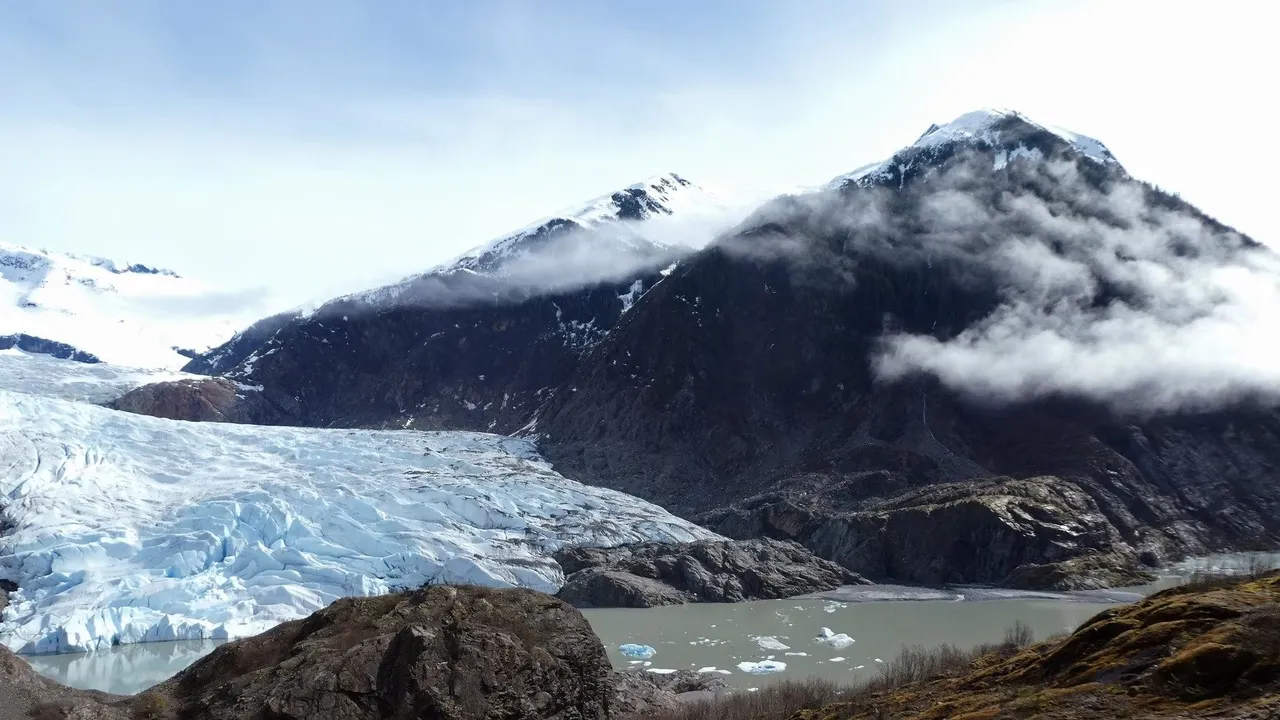 Himalayan Parkachik Glacier in Ladakh.jpg