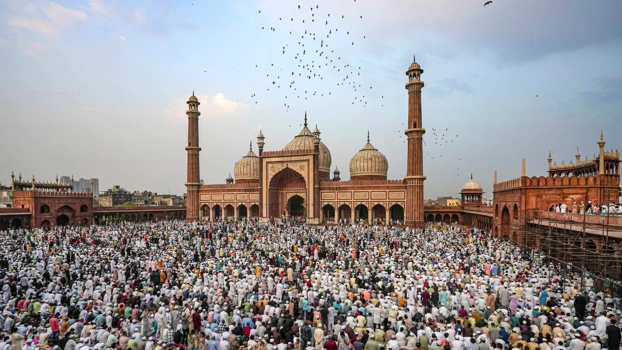Devotees offer namaz at the Jama Masjid on the occasion of the Eid-ul-Fitr festival, in New Delhi, Thursday, April 11, 2024