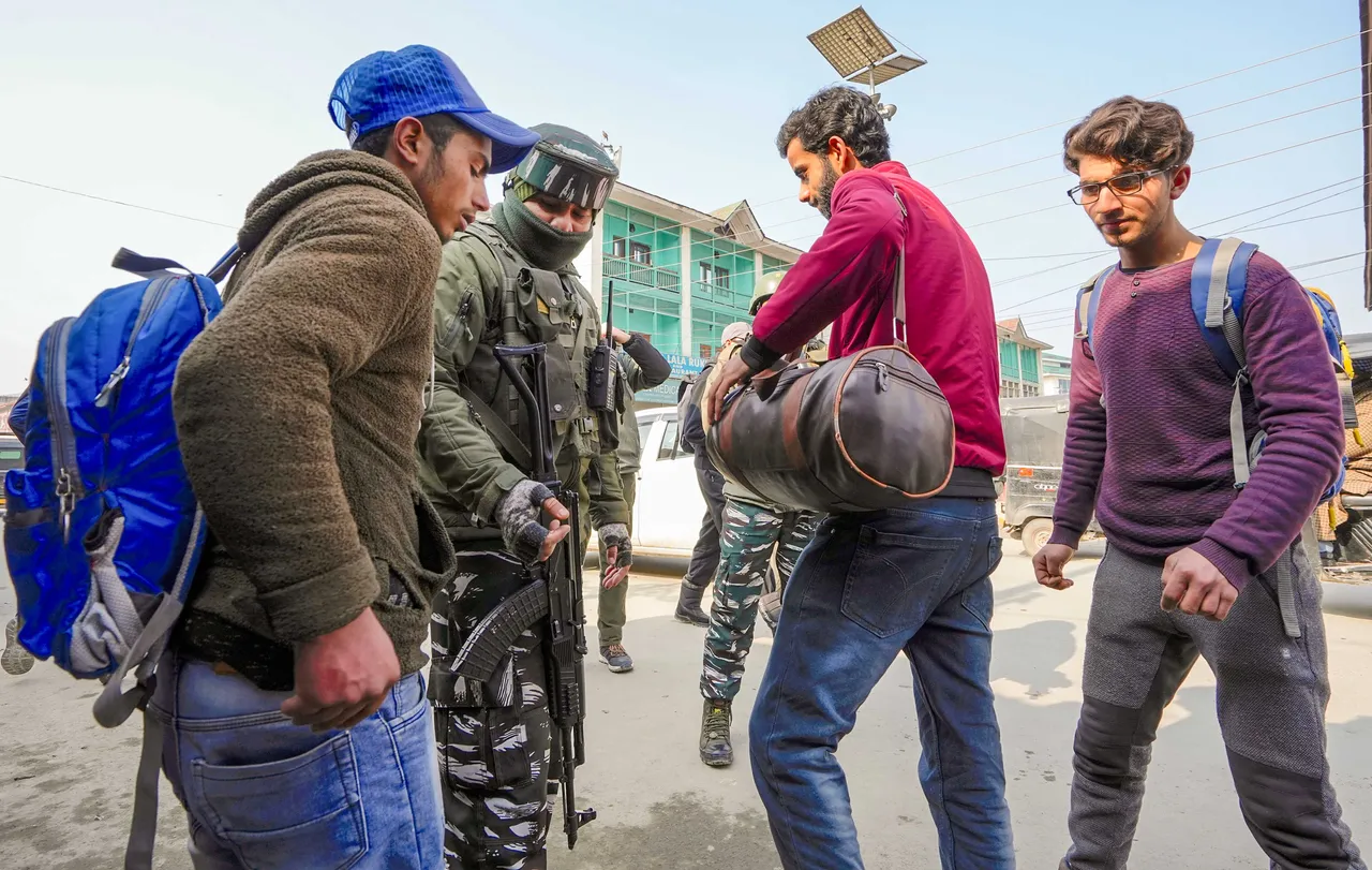 Republic Day in Srinagar Security