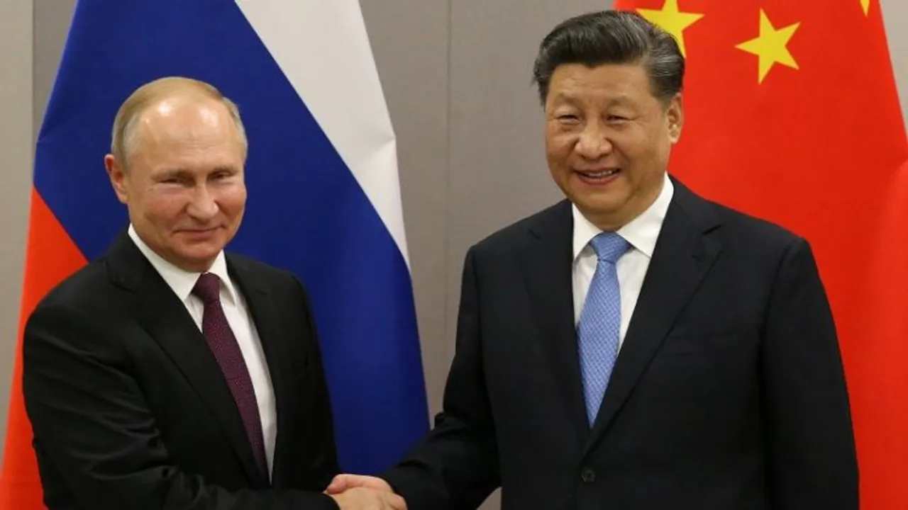 Russian President Vladimir Putin and  Chinese President Xi Jinping  (file photo)