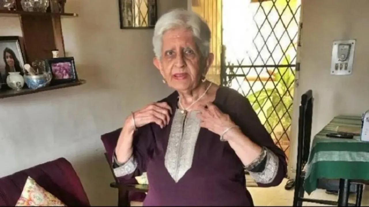 90-year-old woman visits her ancestral home