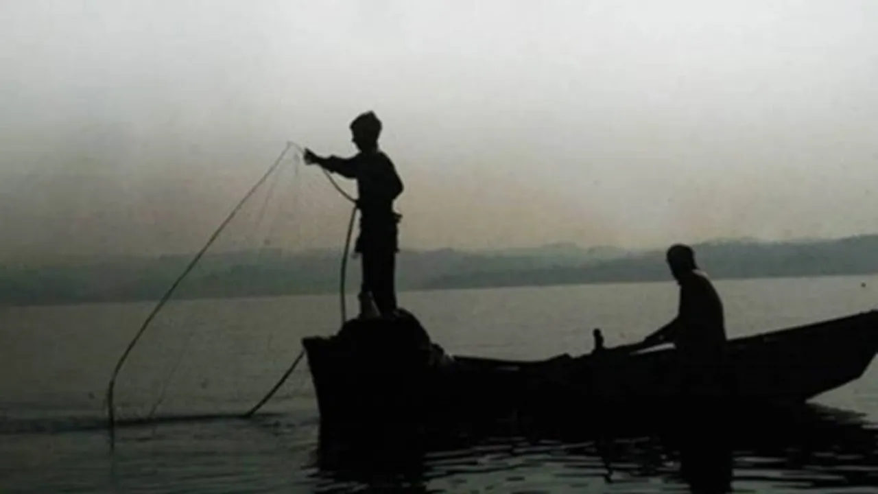 Four Pak fishermen nabbed from creek area in Gujarat's Kutch