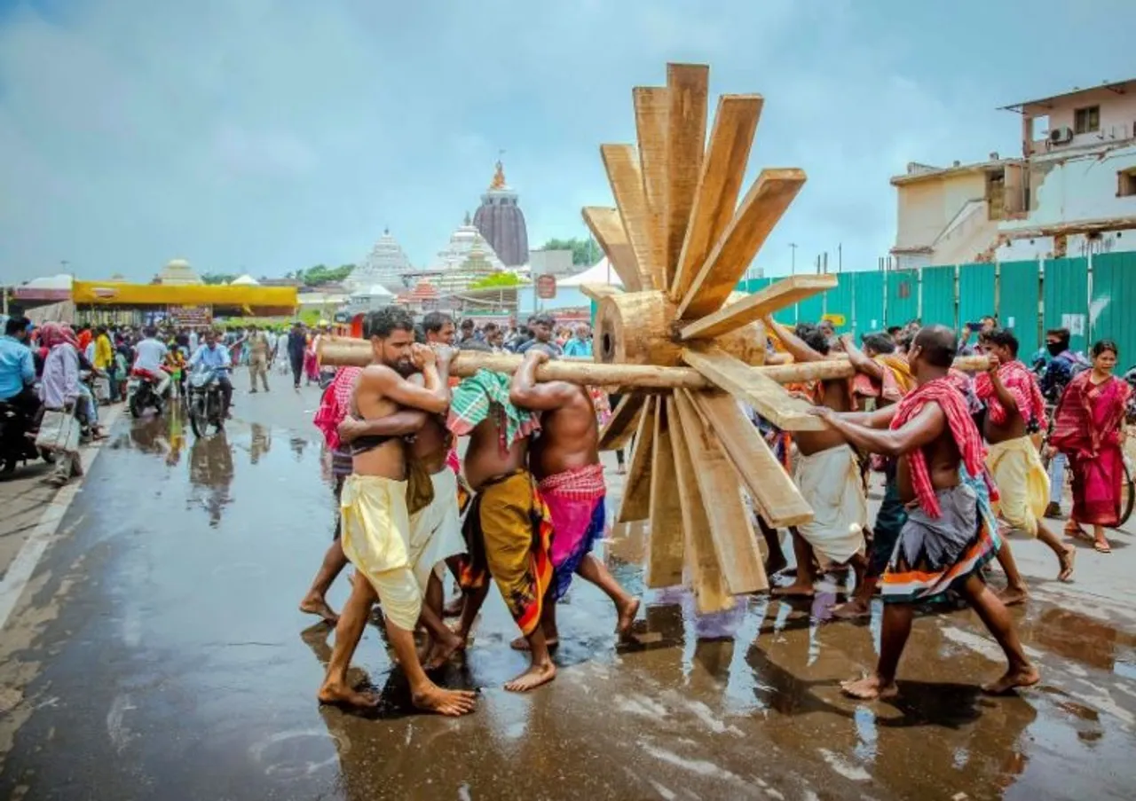Using no manuals or modern machines, they make identical Jagannath chariots each year