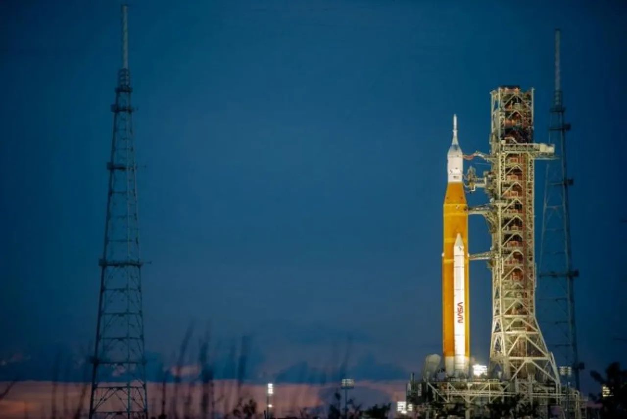 Engine problem leads NASA to scrub launch of Artemis 1 â 21st-century's first moon-exploration program