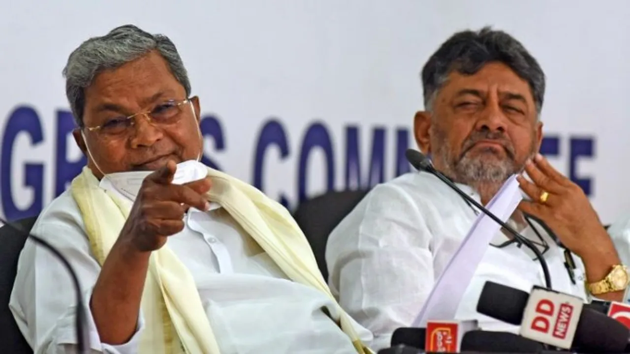 Senior Congress leaders Siddaramaiah and D K Shivakumar (File photo)