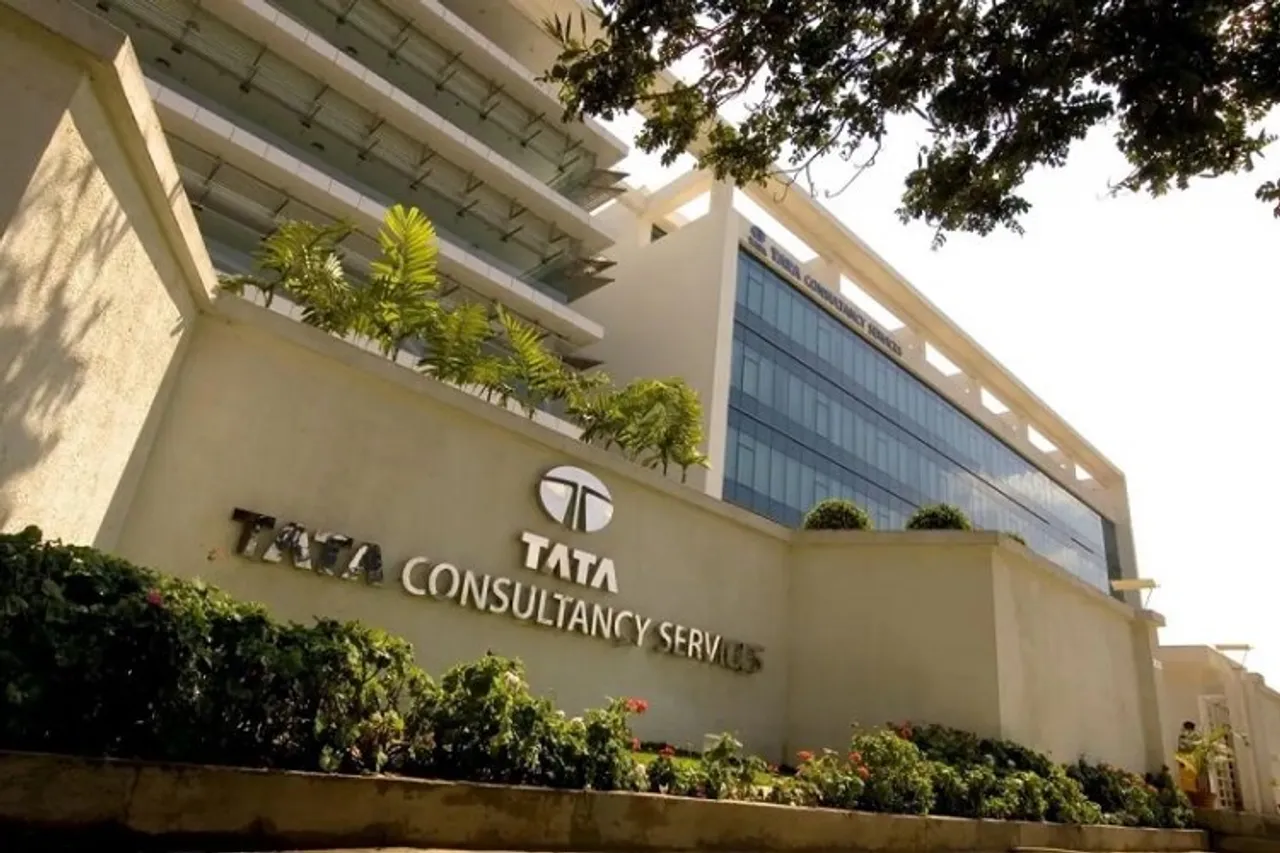 TCS net profit jumps 7.4 pc to Rs 9,926 crore in Q4